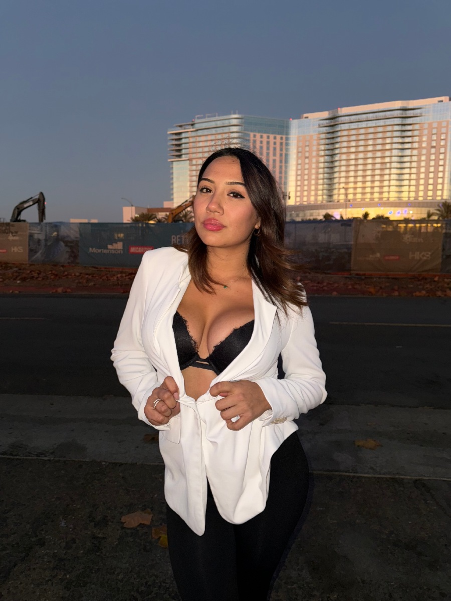 Take a pause and enjoy Ali Cruz — streaming from Dasmariñas