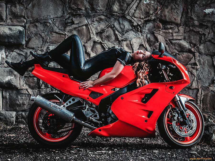 Beautiful girl Beautiful girls and motorcycles in Dasmariñas