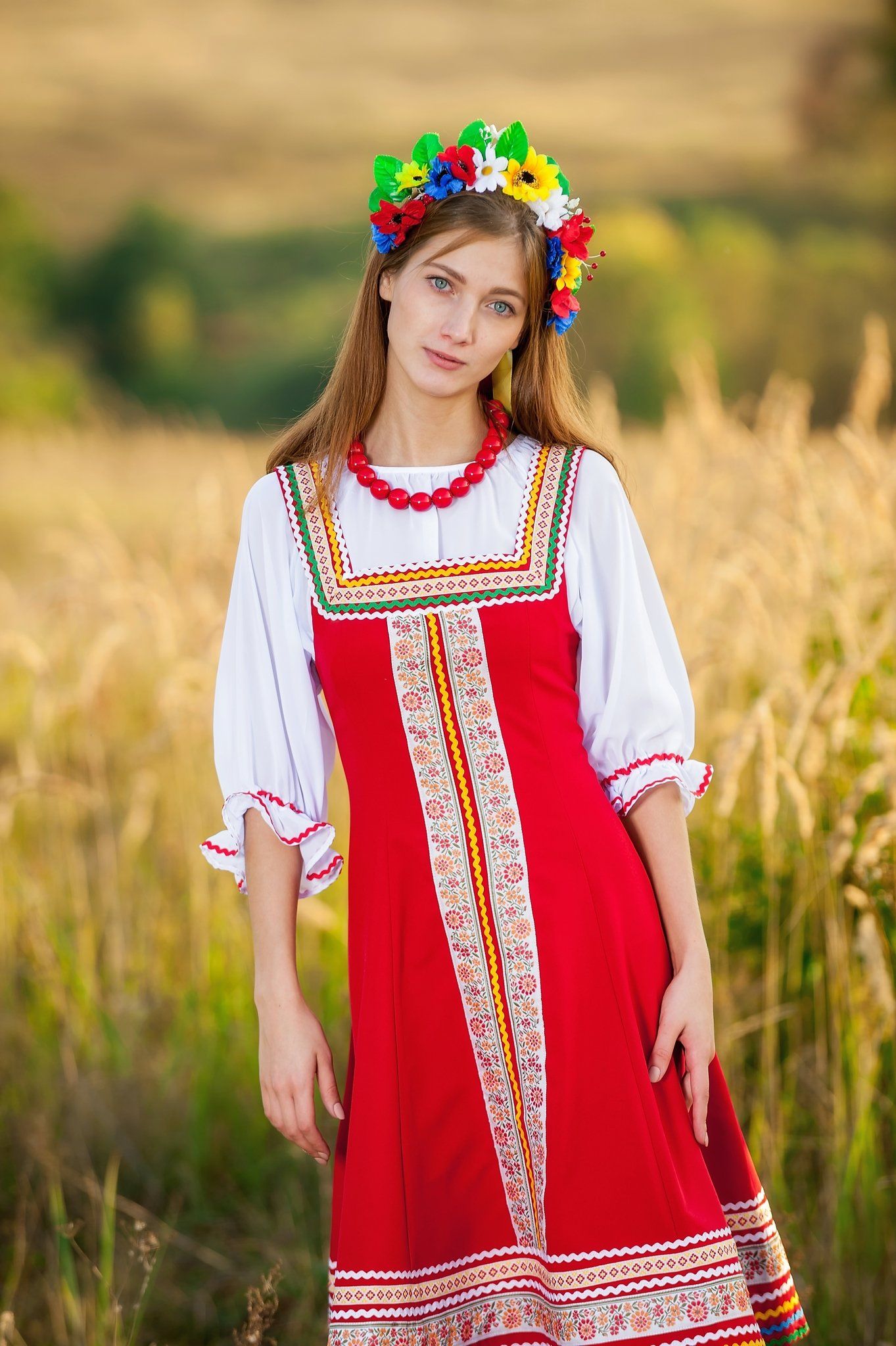 Women in Slavic costumes in Dasmariñas