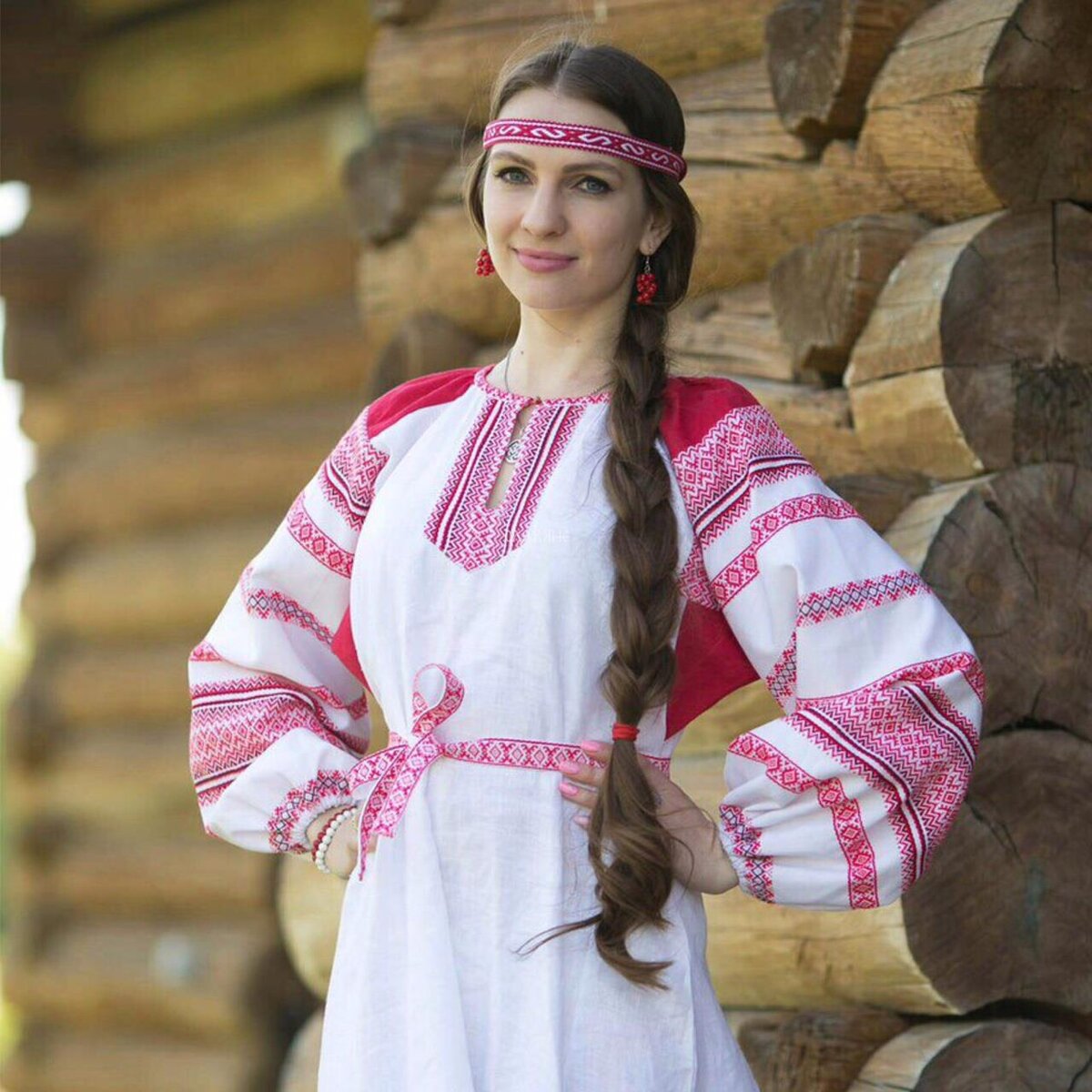 Girls in Slavic costumes in Dasmariñas