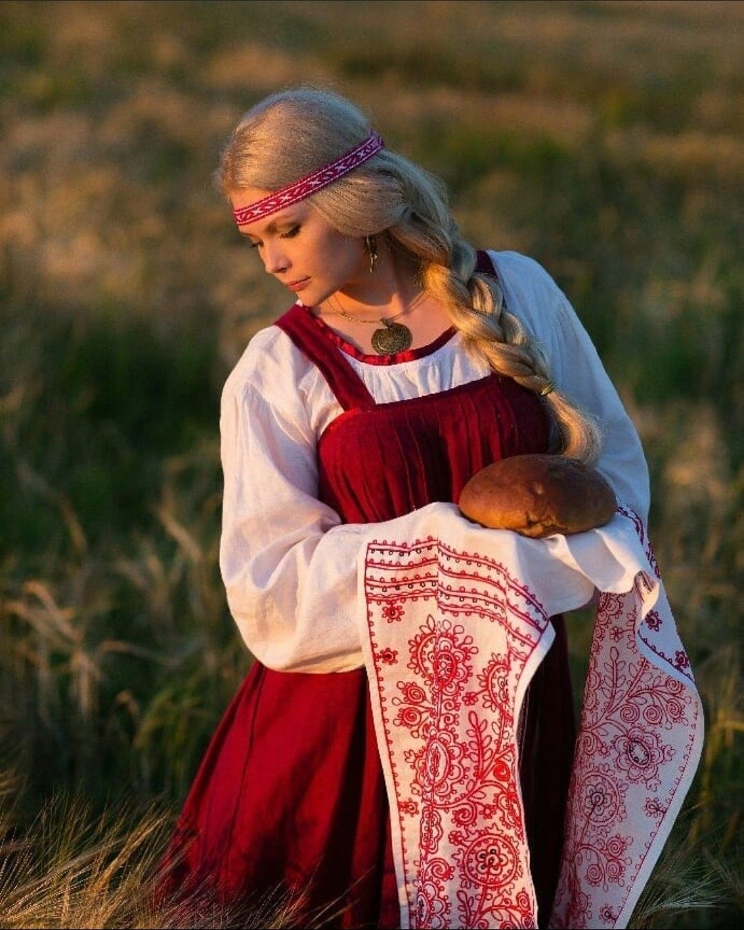 Girls in Slavic costumes in Dasmariñas
